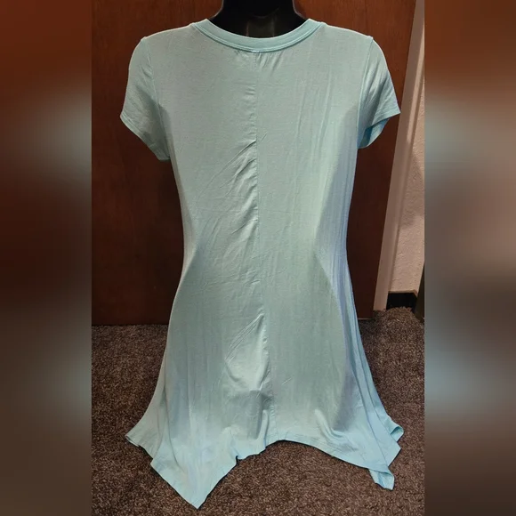 DNA Couture baby blue t-shirt tunic w/hankerchief hemline szM NWT - Picture 4 of 5
